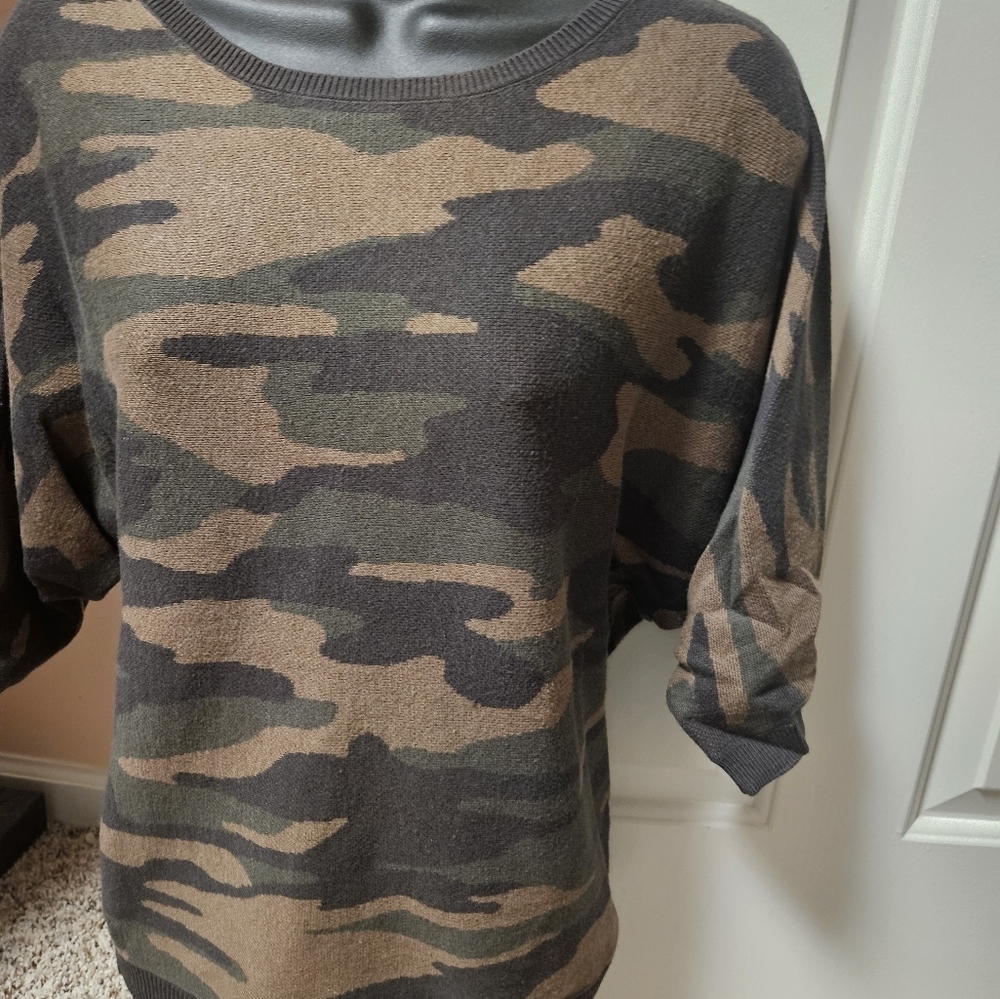 Trendy Camouflage Knit Sweater By New York & Company - Picture 7 of 11